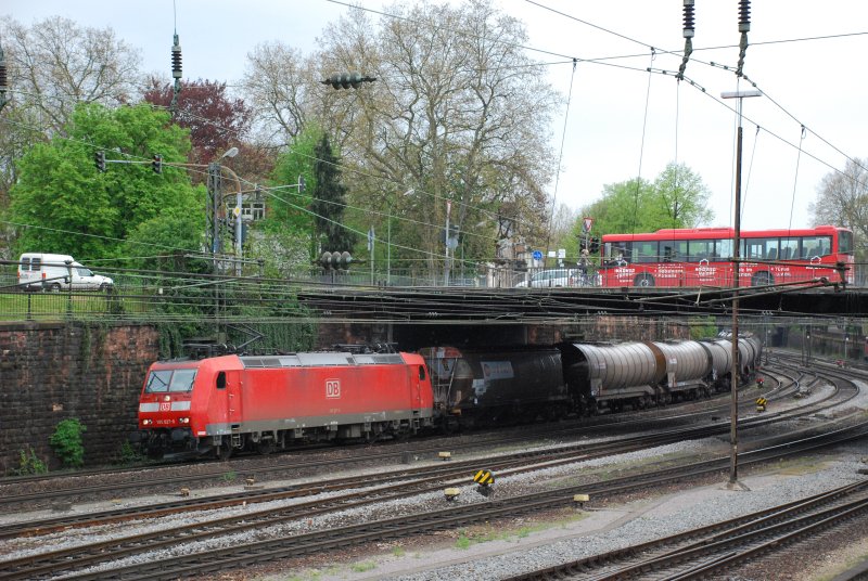 185 027 mit FE 44281 am 28.04.2008 in Offenburg.