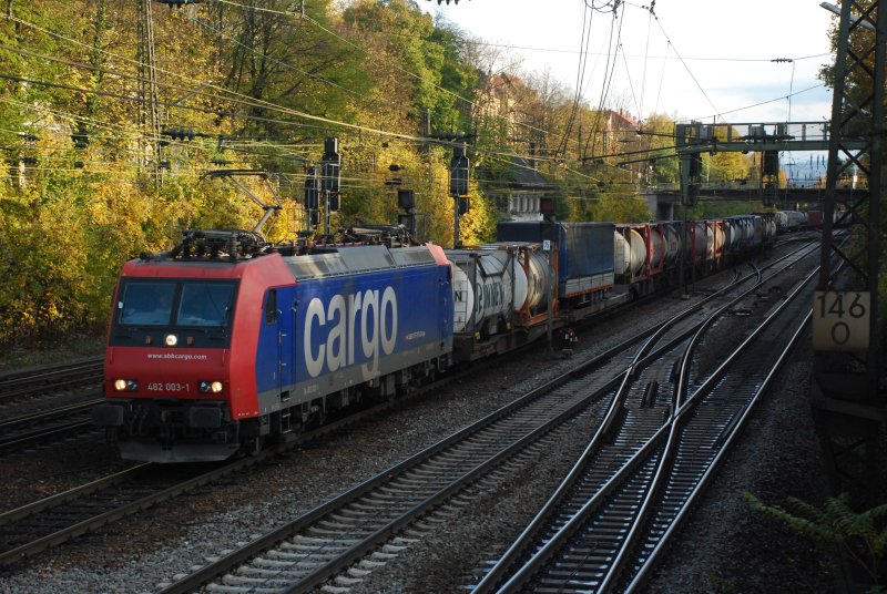 482 003 mit DGS 43090 am 30.10.2008 in Offenburg.