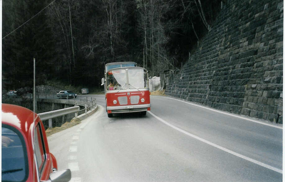 (005'332) - AFA Adelboden - Nr. 4/BE 26'704 - FBW/Vetter-R&J Anderthalbdecker am 25. Februar 1990 in Achseten, B�nigen