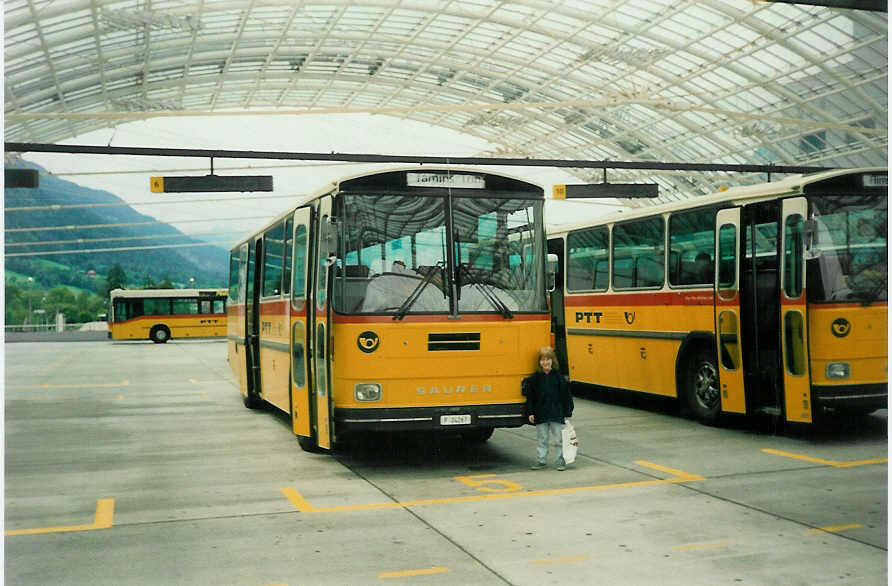 (014'301) - PTT-Regie - P 24'267 - Saurer/T�scher am 2. Juli 1996 in Chur, Postautostation