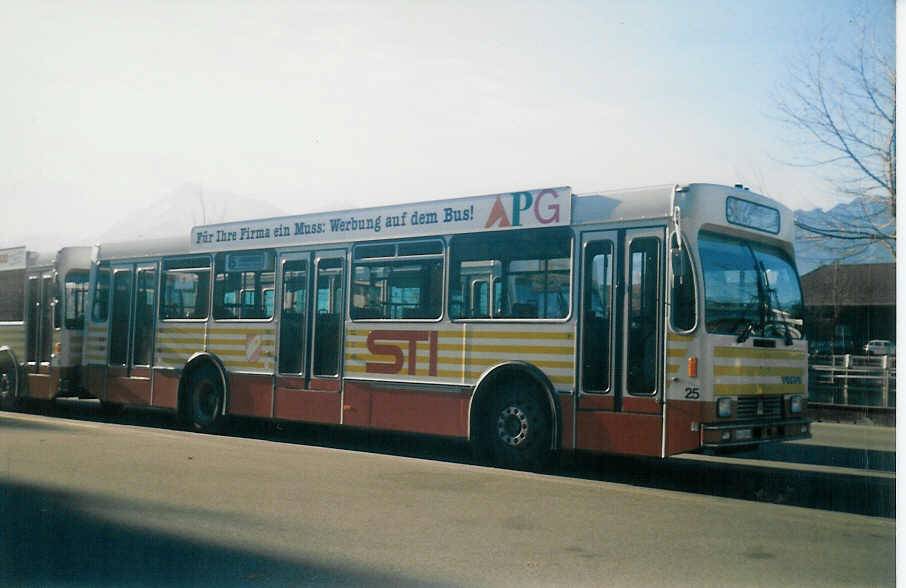 (016'230) - STI Thun - Nr. 25/BE 419'026 - Volvo/R&J (ex SAT Thun Nr. 25) am 9. Februar 1997 bei der Schiffl�ndte Thun