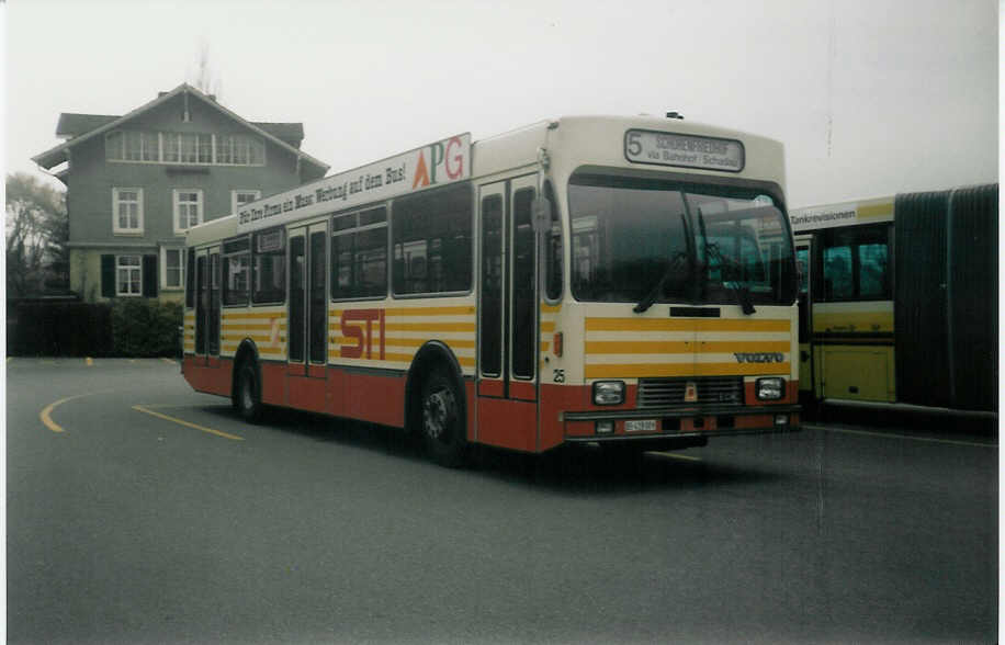 (016'323) - STI Thun - Nr. 25/BE 419'026 - Volvo/R&J (ex SAT Thun Nr. 25) am 9. M�rz 1997 bei der Schiffl�ndte Thun