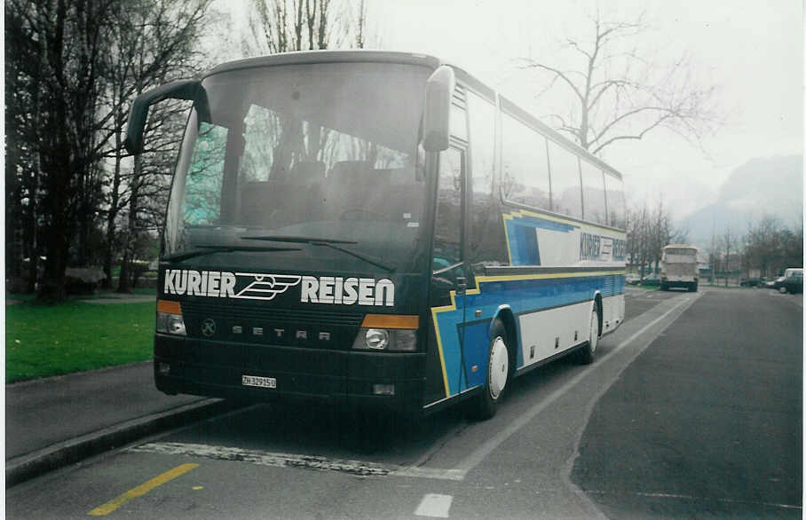 (016'522) - Kurier-Reisen, Speicher - ZH 32'915 U - Setra am 20. M�rz 1997 in Thun, Lachen