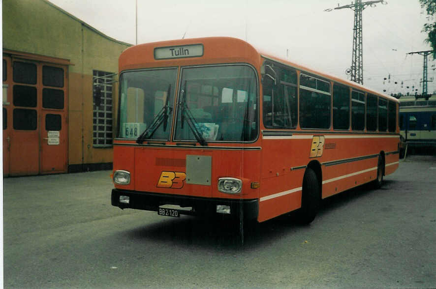 (017'111) - Bundesbus - BB 2120 - Gr�f/Steyr am 24. Mai 1997 beim Bahnhof Wien-H�tteldorf