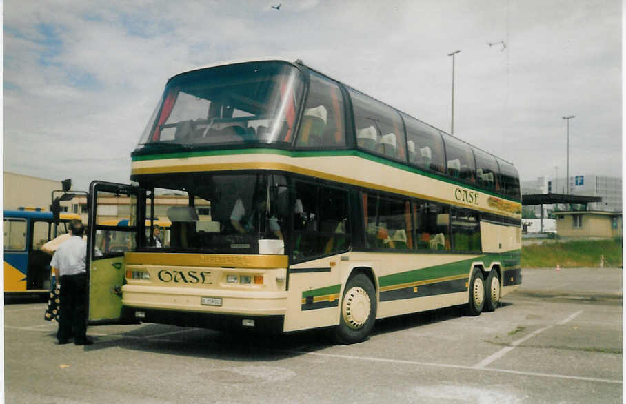 (017'200B) - Oase, Grossh�chstetten - BE 259'001 - Neoplan am 5. Juni 1997 in Z�rich, Flughafen