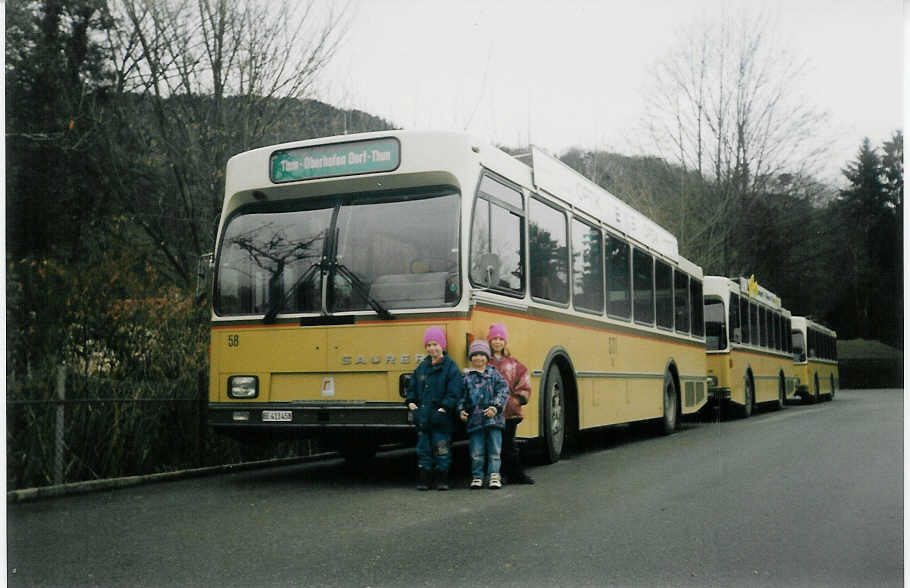 (021'404) - STI Thun - Nr. 58/BE 413'458 - Saurer/R&J am 2. Januar 1998 bei der Schiffl�ndte Thun