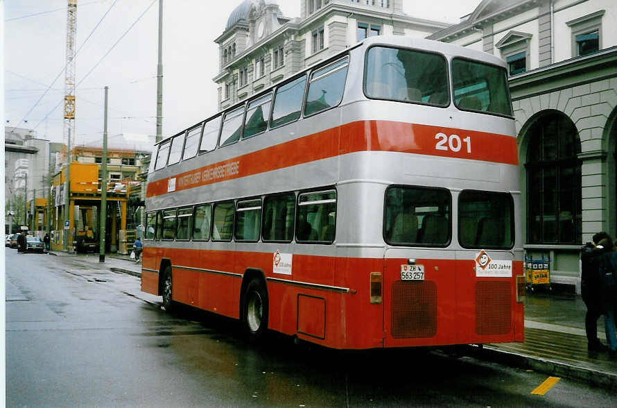 (022'528) - WV Winterthur - Nr. 201/ZH 563'257 - B�ssing (ex Amt f�r Luftverkehr, Z�rich Nr. 47; ex Swissair, Z�rich Nr. 23) am 18. April 1998 beim Hauptbahnhof Winterthur