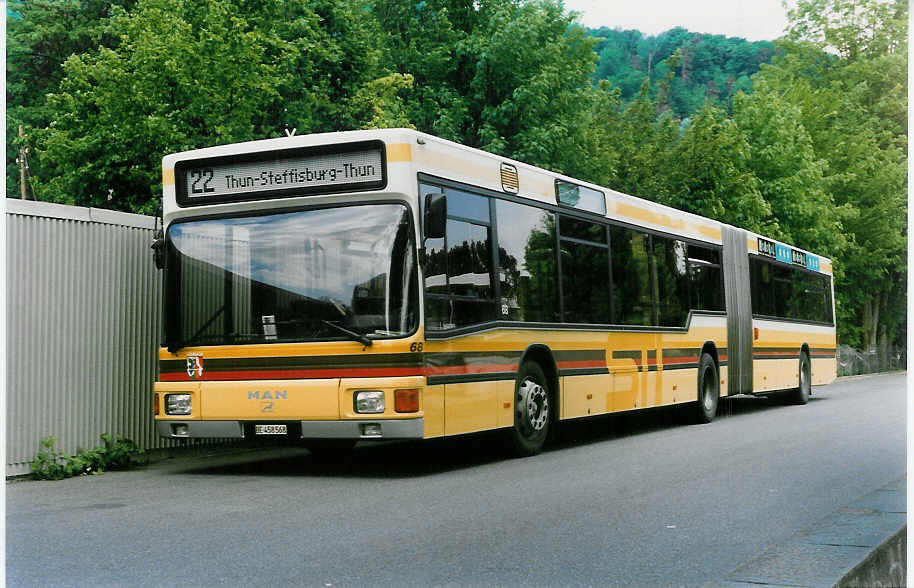 (022'709) - STI Thun - Nr. 68/BE 458'568 - MAN am 16. Mai 1998 bei der Schiffl�ndte Thun