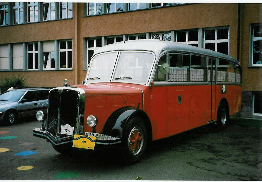 (023'236) - R�llin, Rotkreuz - Nr. 1/ZG 32'459 - FBW/R&J (ex AFA Adelboden Nr. 1) am 14. Juni 1998 in Uster, Schulhausplatz