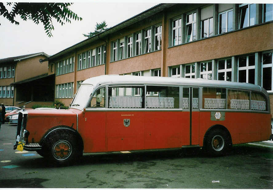 (023'301) - R�llin, Rotkreuz - Nr. 1/ZG 32'459 - FBW/R&J (ex AFA Adelboden Nr. 1) am 14. Juni 1998 in Uster, Schulhausplatz