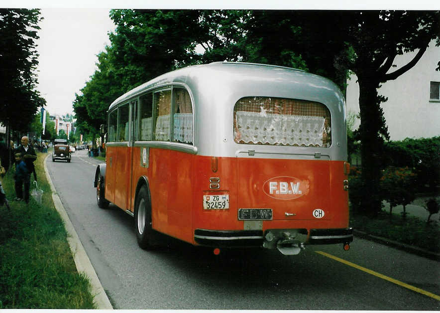 (023'308) - R�llin, Rotkreuz - Nr. 1/ZG 32'459 - FBW/R&J (ex AFA Adelboden Nr. 1) am 14. Juni 1998 in Uster, Z�richstrasse