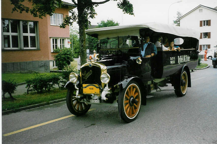 (023'315) - Ryffel, Uster - ZH 162'652 - Saurer/Walde (ex Fasnachtsverein, Basel; ex Feuerwehr, Thun) am 14. Juni 1998 in Uster, Z�richstrasse
