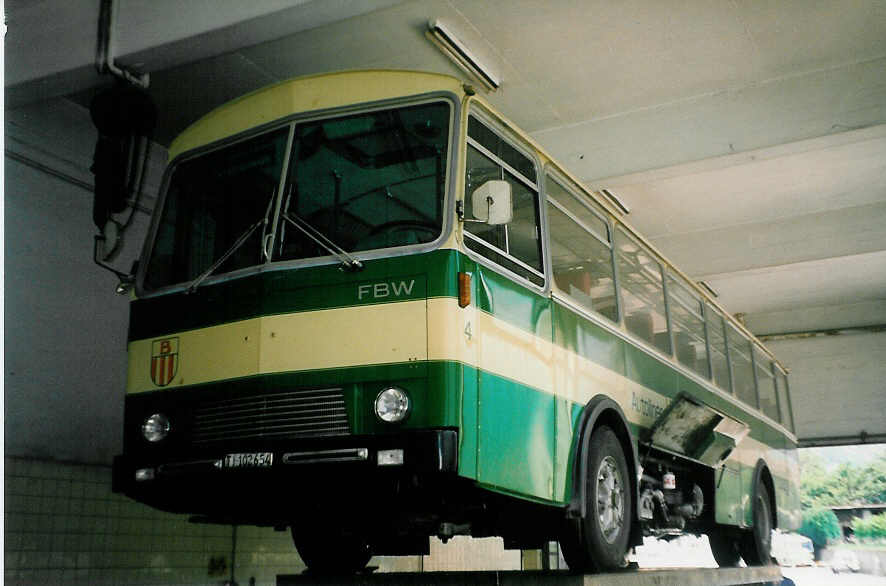 (024'119) - ABl Biasca - Nr. 4/TI 102'654 - FBW/T�scher am 13. Juli 1998 in Biasca, Garage