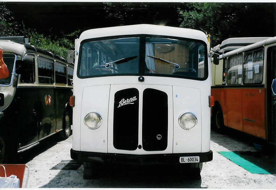 (025'421) - Frei, Arlesheim - BL 60'034 - Berna/H�hener (ex Pieshold, Bottmingen; ex M+79'509) am 15. August 1998 in Heitenried, Sensegraben