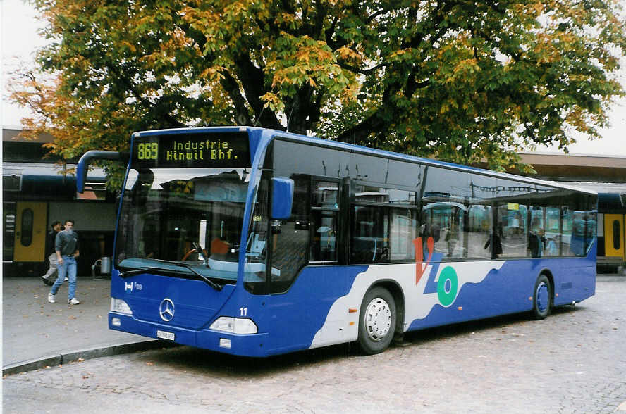 (026'308) - VZO Gr�ningen - Nr. 11/ZH 291'995 - Mercedes am 3. Oktober 1998 beim Bahnhof Wetzikon