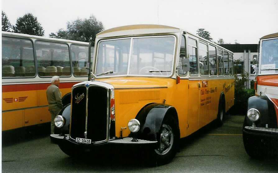 (026'334) - Oldie-Tours Z�risee, Wollerau - Nr. 2/SZ 10'418 - Saurer/R&J (ex Jaggi, Kippel Nr. 4) am 3. Oktober 1998 in R�ti, Sonnenplatz