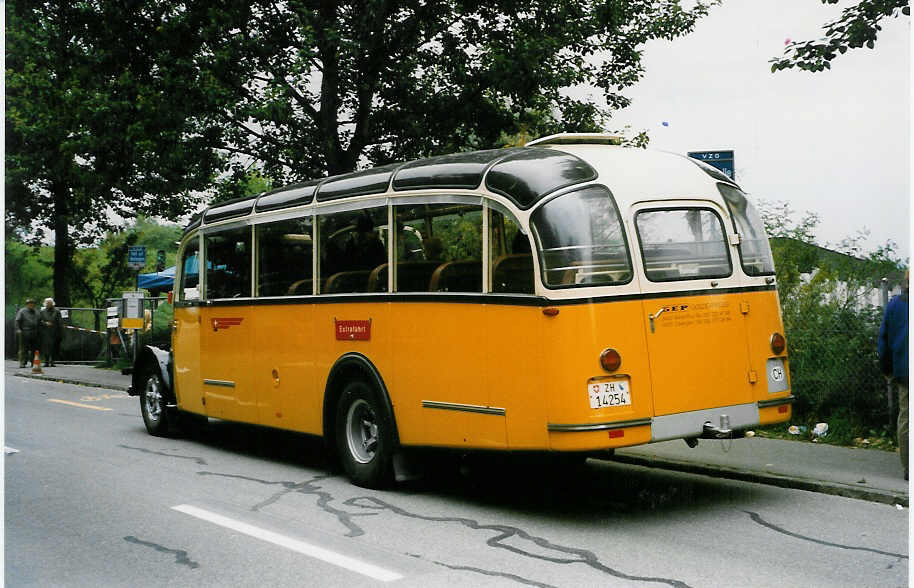 (026'704) - Richter, Ossingen - ZH 14'254 - Saurer/Gangloff (ex M+79'535; ex P 23'127) am 3. Oktober 1998 in R�ti, Sonnenplatz