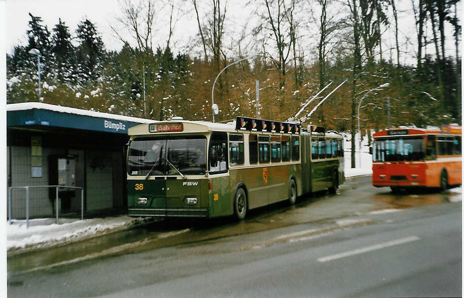 (029'403) - SVB Bern - Nr. 38 - FBW/R&J Gelenktrolleybus am 16. Februar 1999 in Bern, B�mpliz