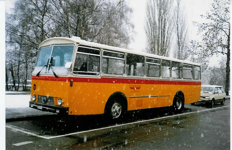 (029'837) - Gast, Gwatt - Nr. 27/BE 518'148 - Saurer/T�scher (ex AVG Grindelwald Nr. 28+27+19; ex Lienert, Einsiedeln) am 4. M�rz 1999 in Thun, Lachen