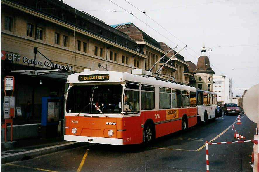 (030'309) - TL Lausanne - Nr. 730 - FBW/Hess Trolleybus am 21. M�rz 1999 beim Bahnhof Lausanne