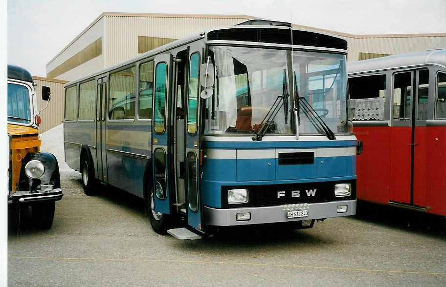 (032'317) - Tiemann, Oetwil - Nr. 7/ZH 632'840 - FBW/T�scher (ex VZO Gr�ningen Nr. 7) am 26. Juni 1999 in Hinwil, AMP
