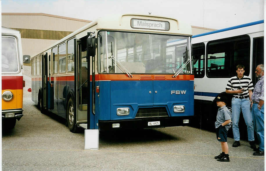 (032'322) - Br�hwiler, Maisprach - BL 6925 - FBW/Hess (ex Giezendanner, Rothrist; ex AAGR Rothenburg Nr. 48) am 26. Juni 1999 in Hinwil, AMP
