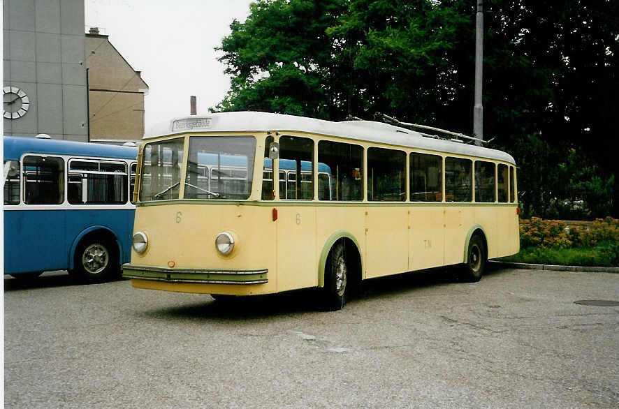 (032'426) - TN Neuch�tel - Nr. 6 - FBW/T�scher Trolleybus (ex VBZ Nr. 53) am 26. Juni 1999 in Z�rich, Garage Hardau