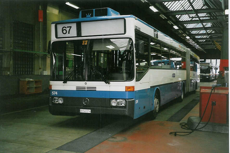 (032'612) - VBZ Z�rich - Nr. 574/ZH 540'574 - Mercedes am 26. Juni 1999 in Z�rich, Garage Hardau
