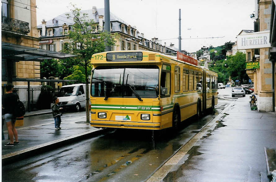 (033'309) - TN Neuch�tel - Nr. 172 - FBW/Hess Gelenktrolleybus am 6. Juli 1999 in Neuch�tel, Place Pury