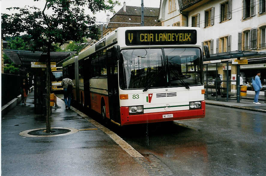 (033'311) - VR La Chaux-de-Fonds - Nr. 83/NE 9583 - Mercedes am 6. Juli 1999 in Neuch�tel, Place Pury