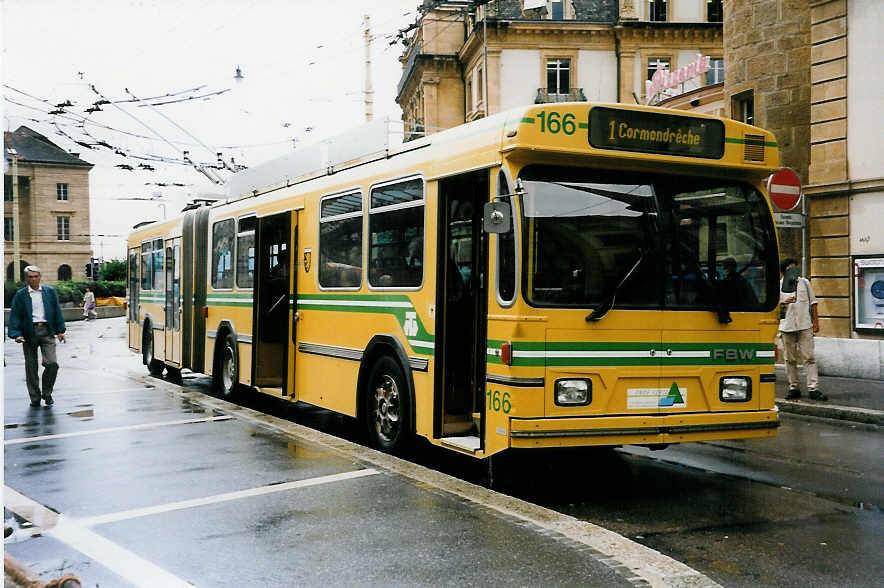 (033'314) - TN Neuch�tel - Nr. 166 - FBW/Hess Gelenktrolleybus am 6. Juli 1999 in Neuch�tel, Place Pury
