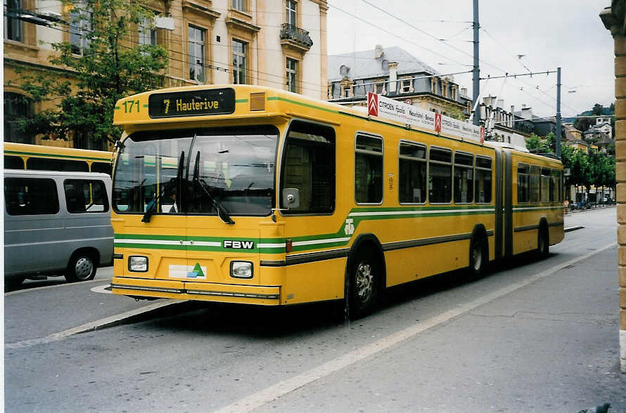 (034'003) - TN Neuch�tel - Nr. 171 - FBW/Hess Gelenktrolleybus am 10. Juli 1999 in Neuch�tel, Place Pury