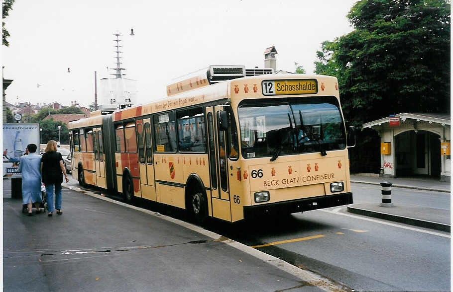 (034'114) - SVB Bern - Nr. 66 - Volvo/Hess Gelenktrolleybus am 12. Juli 1999 in Bern, B�rengraben