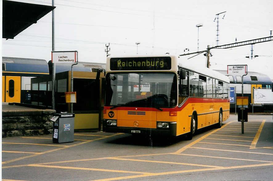 (034'636) - Kistler, Reichenburg - SZ 58'002 - Mercedes am 19. Juli 1999 beim Bahnhof Pf�ffikon