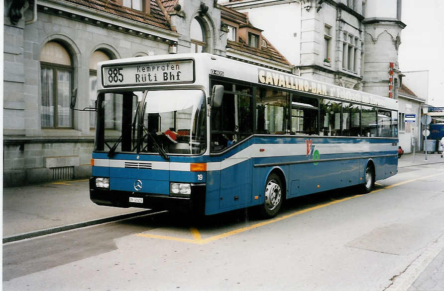 (034'701) - VZO Gr�ningen - Nr. 19/ZH 41'419 - Mercedes am 19. Juli 1999 beim Bahnhof Rapperswil