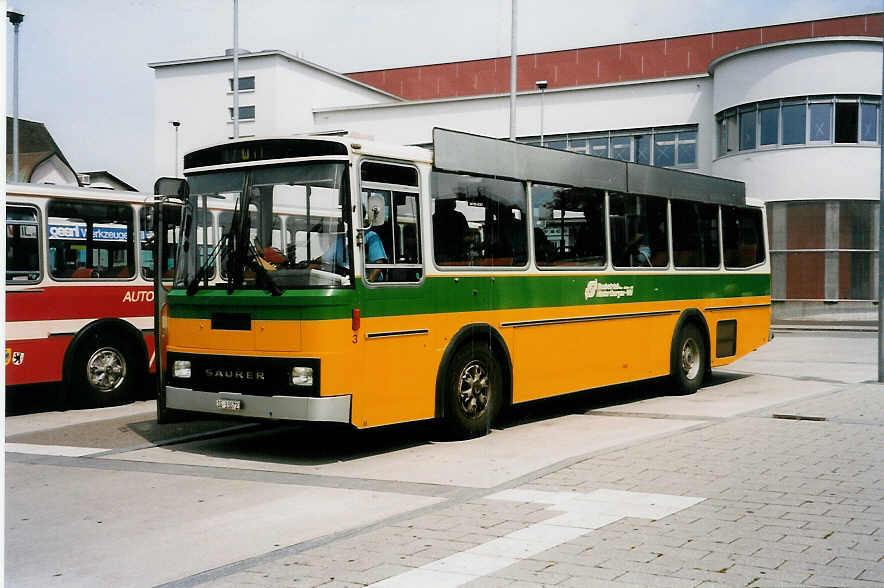 (034'716) - BHW Wil - Nr. 3/SG 33'072 - Saurer/T�scher am 19. Juli 1999 beim Bahnhof Wil