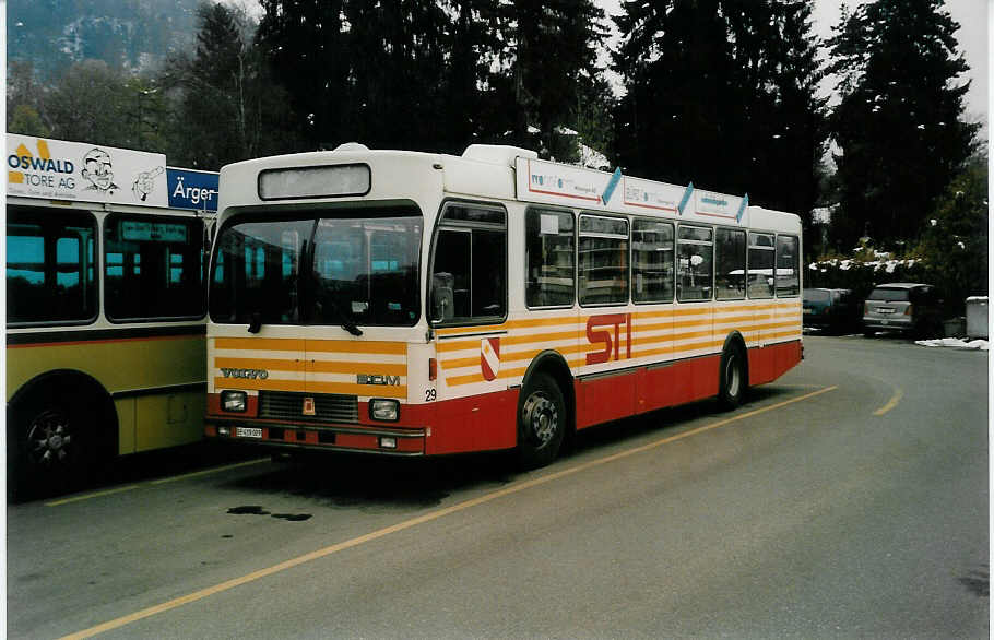 (037'902) - STI Thun - Nr. 29/BE 419'029 - Volvo/R&J (ex SAT Thun Nr. 29) am 26. November 1999 bei der Schiffl�ndte Thun