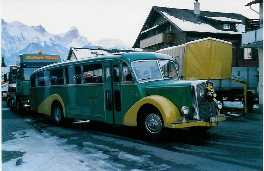 (037'926) - AvH Heimenschwand - Nr. 5/BE 2172 U - Saurer/Gangloff am 27. November 1999 in Gwatt, H�nnisweg