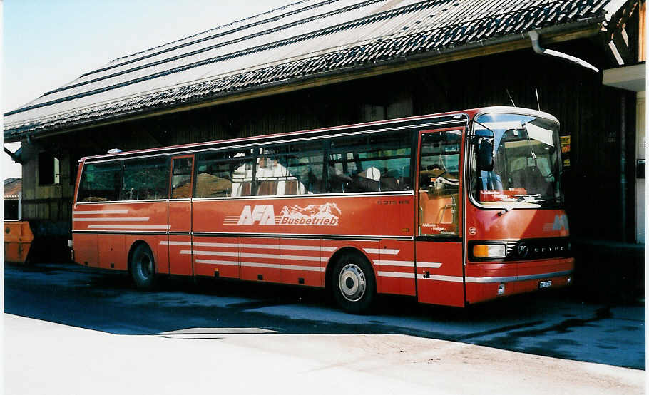 (039'406) - AFA Adelboden - Nr. 12/BE 26'702 - Setra am 27. Februar 2000 beim G�terbahnhof Frutigen