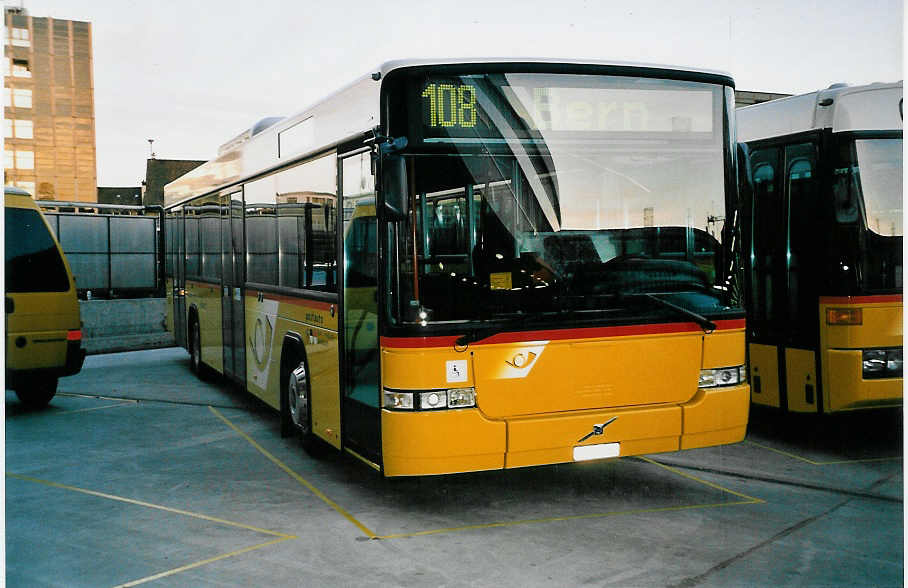 (039'530) - PTT-Regie - P 25'676 - Volvo/Hess am 5. M�rz 2000 in Bern, Postautostation