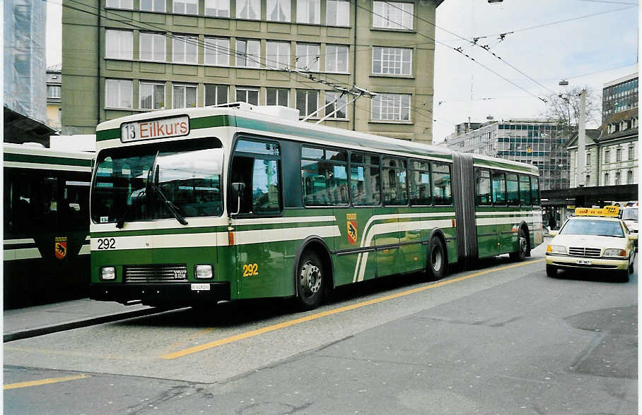 (039'702) - SVB Bern - Nr. 292/BE 419'292 - Volvo/R&J-Hess-Gangloff am 14. M�rz 2000 beim Bahnhof Bern