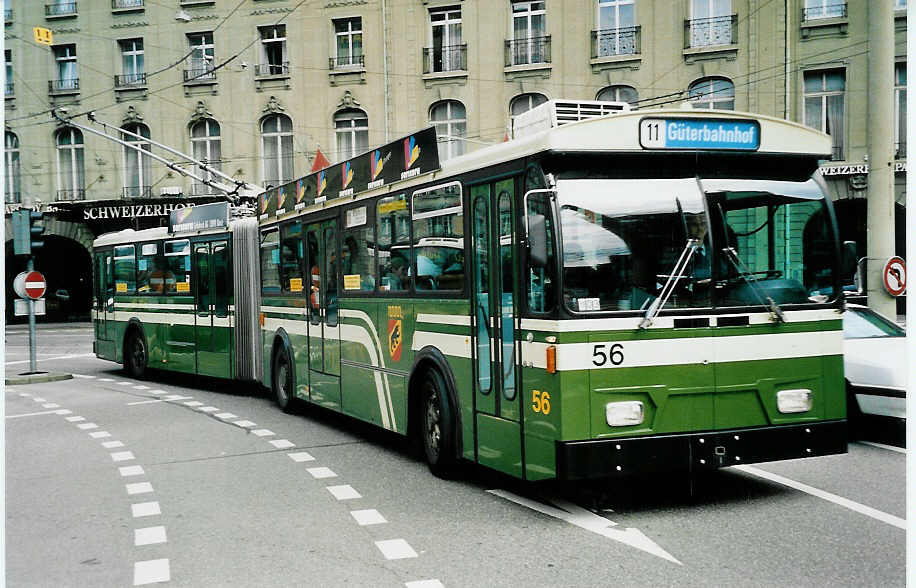 (039'717) - SVB Bern - Nr. 56 - FBW/Hess Gelenktrolleybus am 14. M�rz 2000 beim Bahnhof Bern