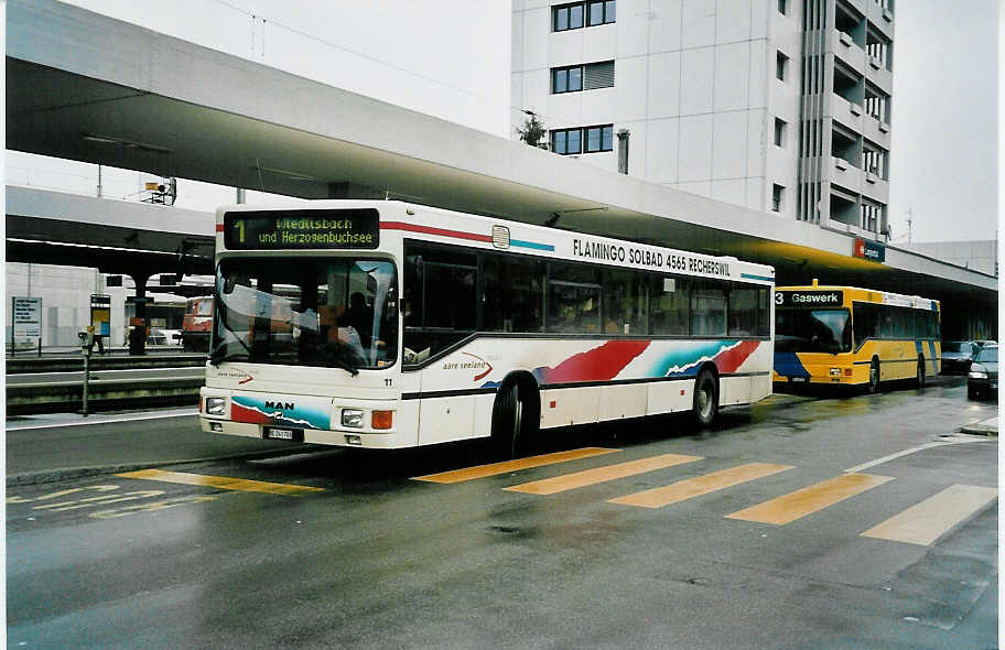 (039'836) - ASm Langenthal - Nr. 11/BE 241'703 - MAN am 18. M�rz 2000 beim Bahnhof Langenthal