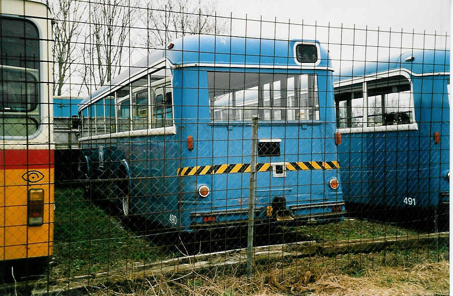 (039'915) - VBZ Z�rich - Nr. 490 - FBW/T�scher (ex Nr. 335) am 18. M�rz 2000 in Herzogenbuchsee, Heiniger