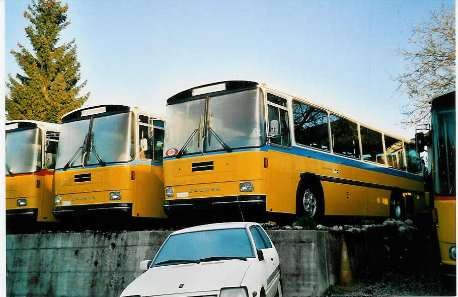 (040'008) - PTT-Regie - P 25'819 - Saurer/T�scher am 8. April 2000 in B�tzberg, Heiniger