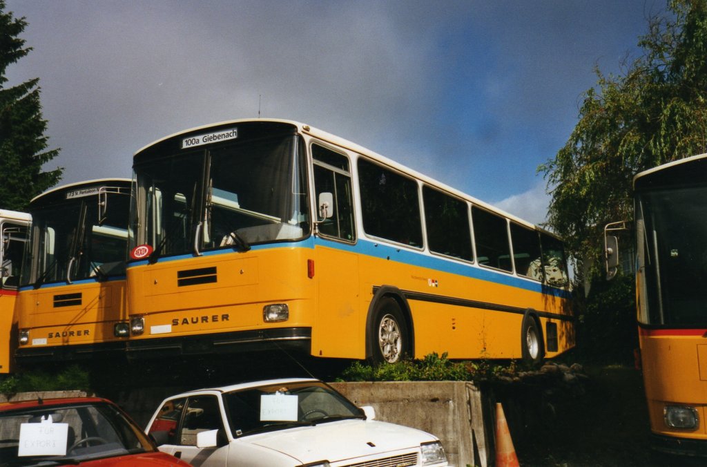 (040'709) - PTT-Regie - P 25'819 - Saurer/T�scher am 1. Juni 2000 in B�tzberg, Heiniger