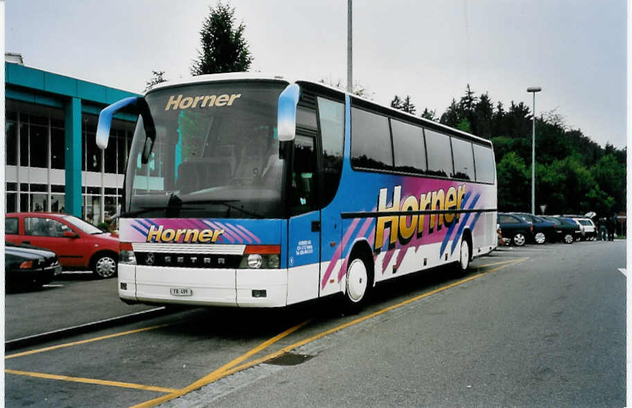 (040'711) - Horner, Tafers - Nr. 9/FR 499 - Setra am 1. Juni 2000 in Gunzgen, Autobahnrastst�tte