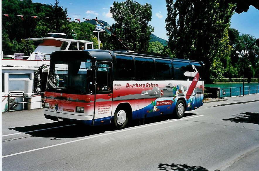 (040'730) - Schelbert, Unteriberg - SZ 23'157 - Mercedes am 2. Juni 2000 bei der Schiffl�ndte Thun