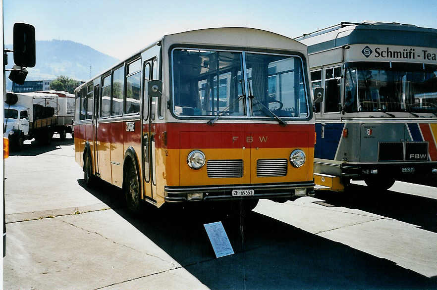 (040'931) - Tr�b, Oberrieden - Nr. 12/ZH 69'651 - FBW/R&J (ex Ryffel, Uster Nr. 12) am 18. Juni 2000 in Hinwil, AMP