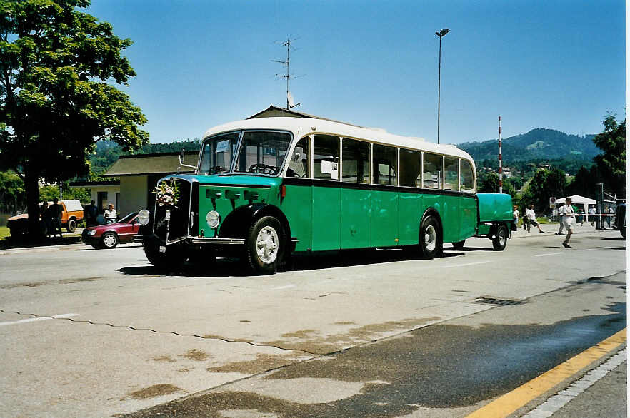 (041'219) - Meier, H�nenberg - Berna/R&J (ex AAGU Altdorf) am 18. Juni 2000 in Hinwil, AMP